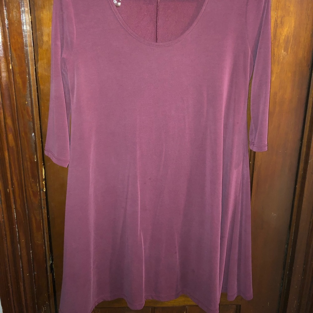 Dresses - Picture 4 of 7